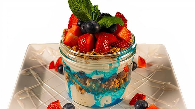 Parfait De Yogur Griego De Vainilla / Vanilla Greek Yogurt Parfait.