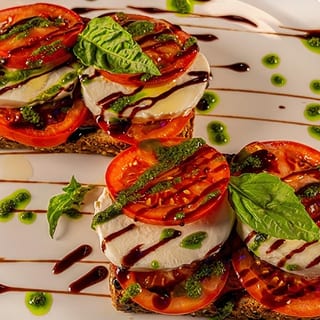 Tostada De Caprese / Caprese Toast